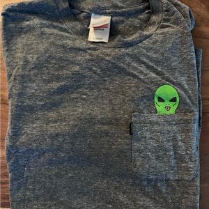 RIP N DIP ALIEN MIDDLE FINGER POCKET TEE